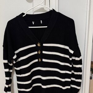 Old Navy Black and White V-Neck Sweater